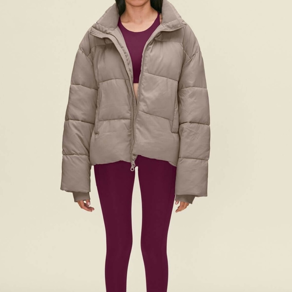 NWT Girlfriend Collective Classic Puffer